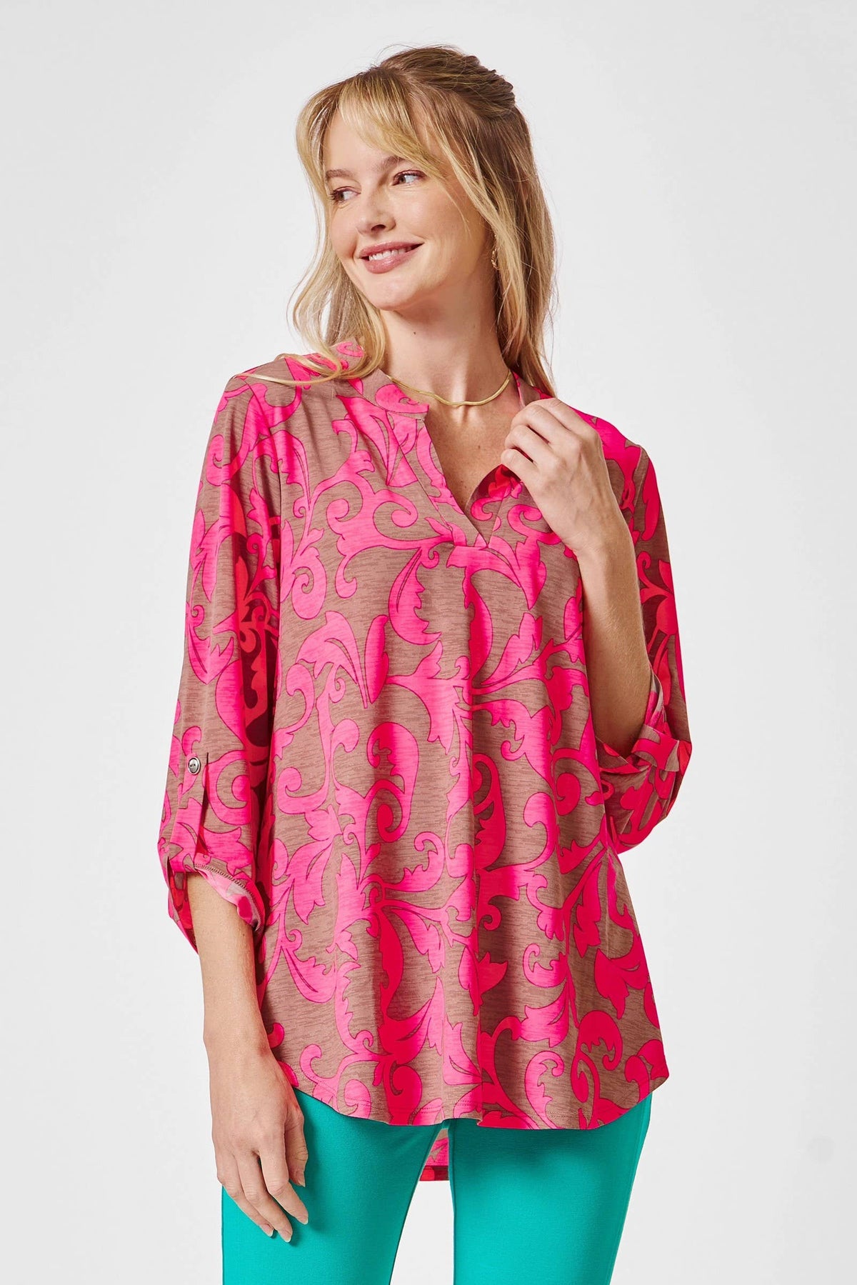 3/4 Sleeve LIZZY MEDALLION Wrinkle Free Blouse
